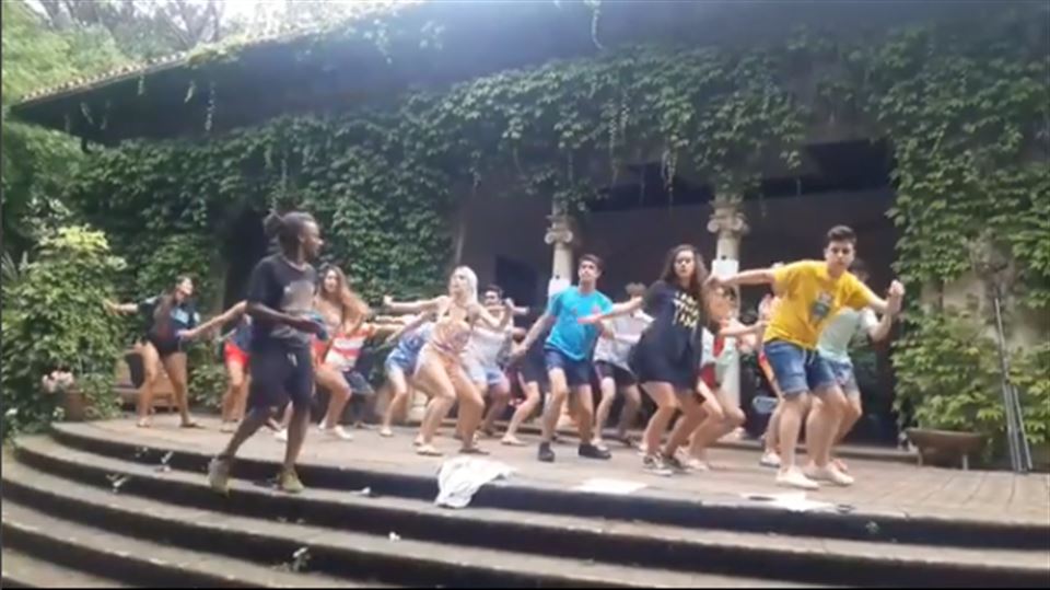 Carlos Nguemarekin entseatzen