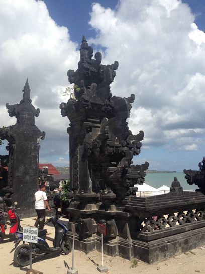 Entrada a la playa de Jimbaran