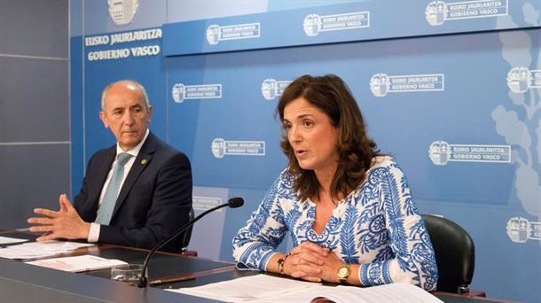 Erkoreka y Artolazabal, en la rueda de prensa para dar a conocer el plan. Foto: EFE