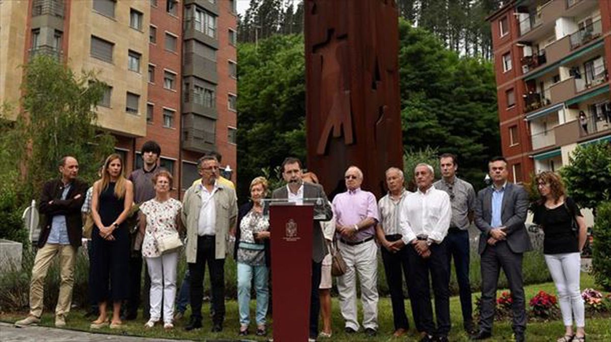 Homenaje del Ayuntamiento de Ermua a Miguel Ángel Blanco. Captura sacada de un vídeo de ETB. 
