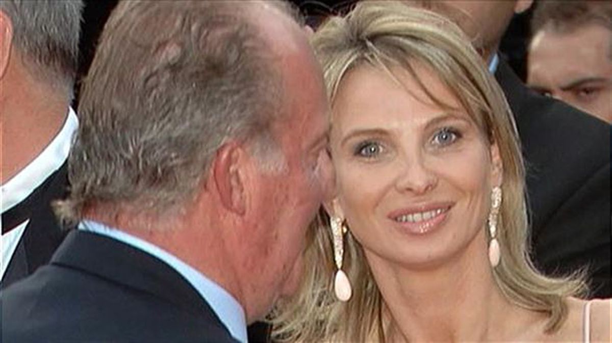 Corinna Larsen y el rey emérito Juan Carlos I. Imagen obtenida de un vídeo de EiTB Media.