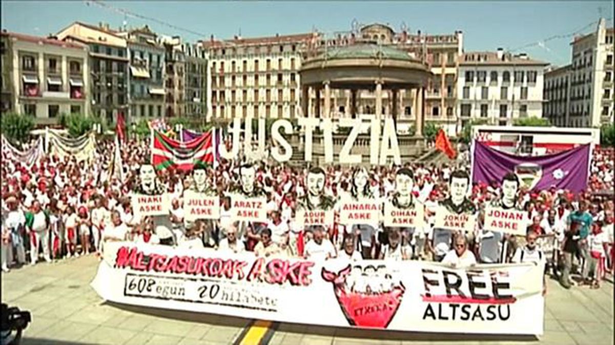 Concentración llevada a cabo en Pamplona para pedir la libertad de los jóvenes de Alsasua. EiTB