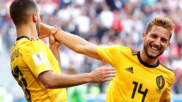 Hazard y Mertens celebran el segundo gol. Foto: Efe.