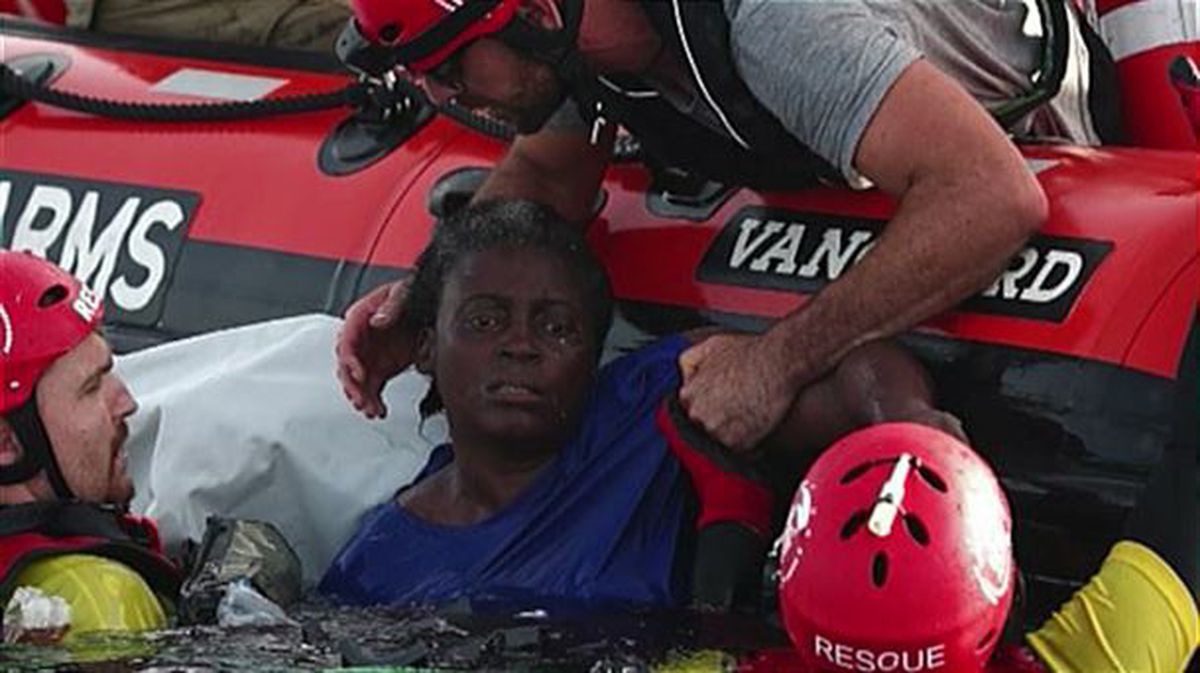 Imagen de archivo de la supervivente rescatada en el Mediterráneo Central. Foto: EiTB
