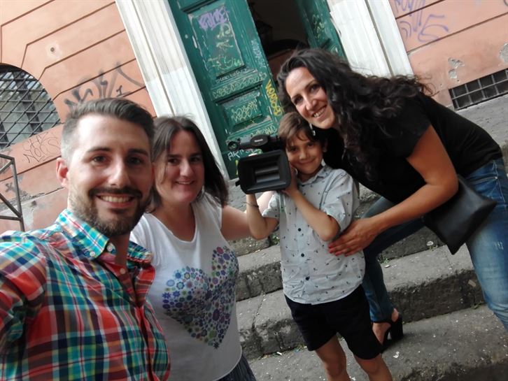 Libe (derecha) es profesora de dantzas en Roma