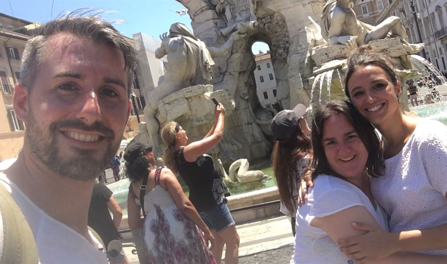 En la plaza Navona con Marina