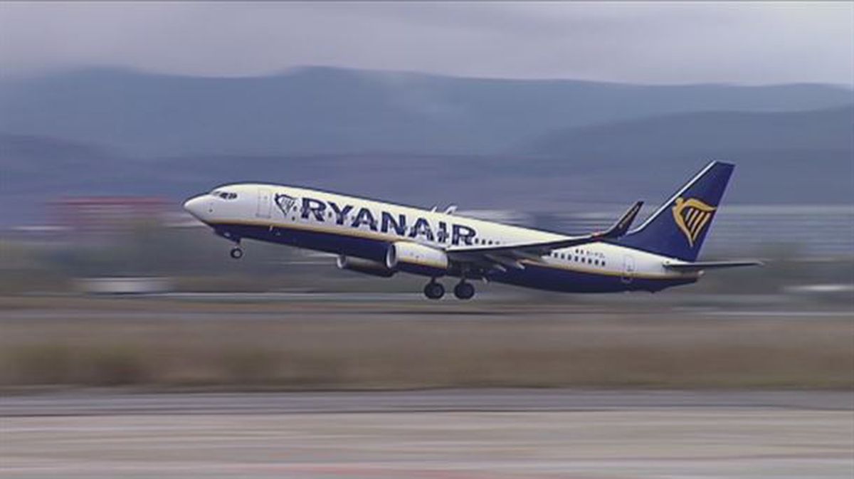 Avión de Ryanair. Foto de archivo: EFE