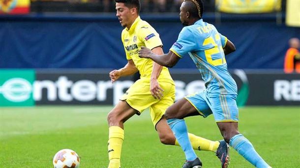 Twumasi, de azul, en un partido contra el Villarreal. Foto: Efe.