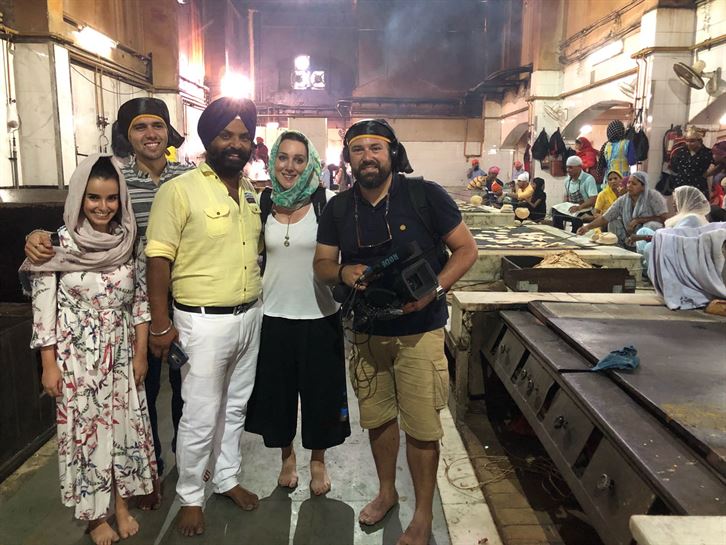 Adriana y Xabi nos enseñaron los mercados reales de Nueva Delhi.