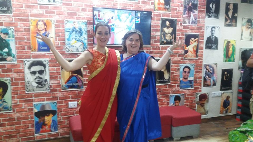 Belen nos llevó a probar una clase de Bollywood