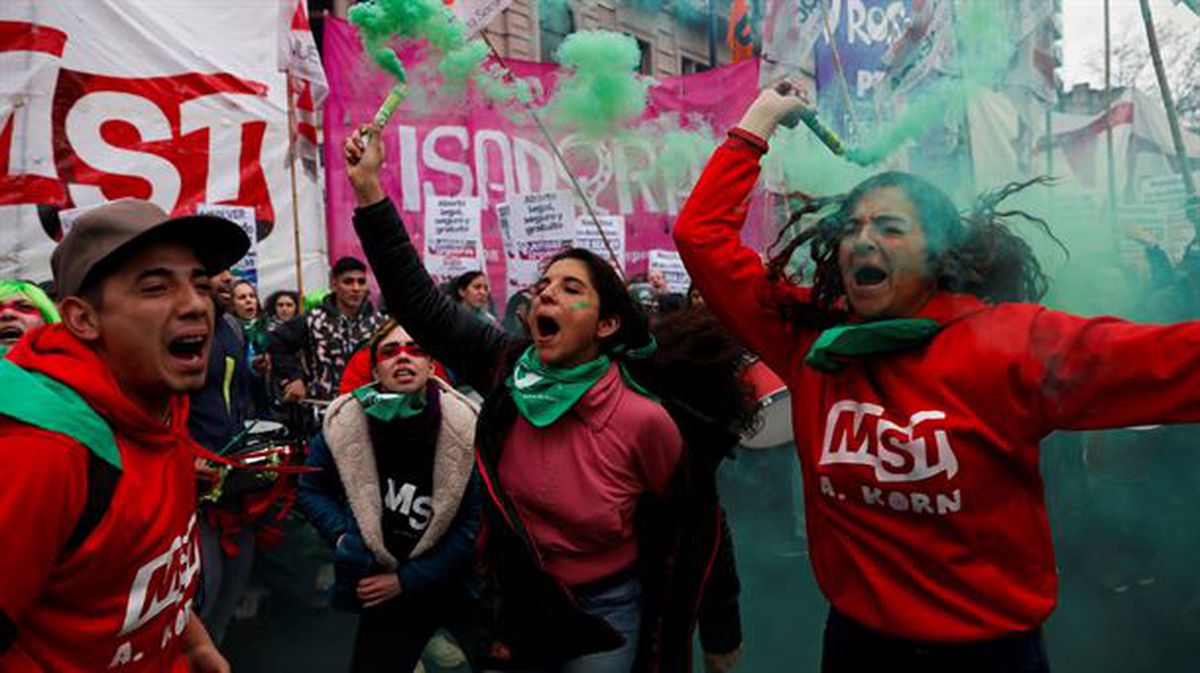 Manifestantes a favor del aborto en Buenos Aires. Foto: Efe