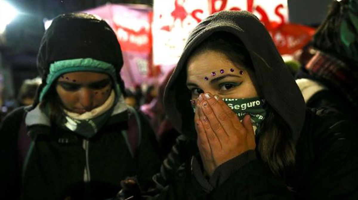 Argentinako Senatuak abortua legeztatzea errefusatu du 