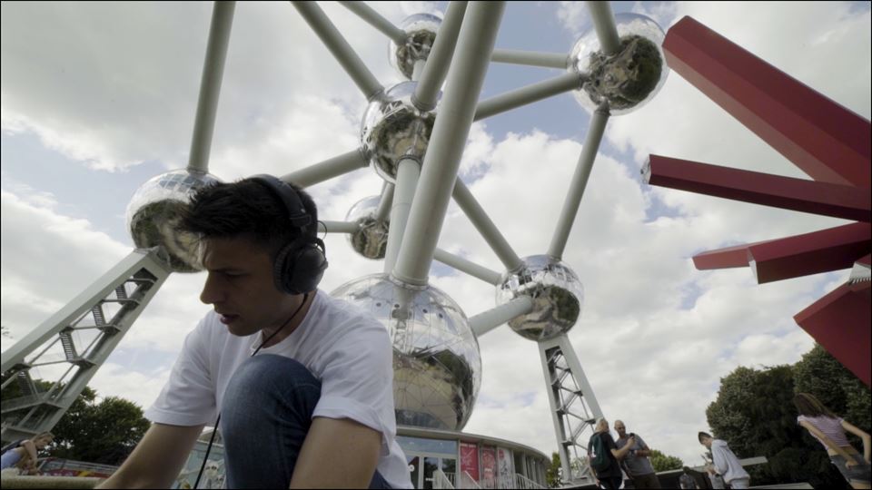 Pello Reparaz abeslari eta aurkezlea, Bruselan. (Argazkia: EiTB)