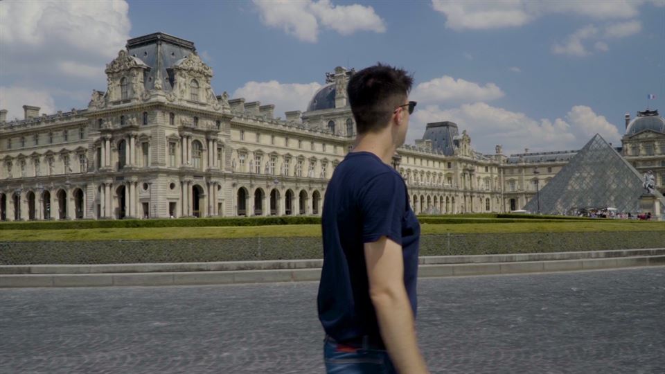 Pello Reparaz abeslari eta aurkezlea, Parisen. (Argazkia: EiTB)