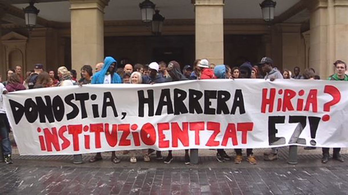 Harrera Sarea ha ofrecido una rueda de prensa en Donostia. Foto: EFE. 