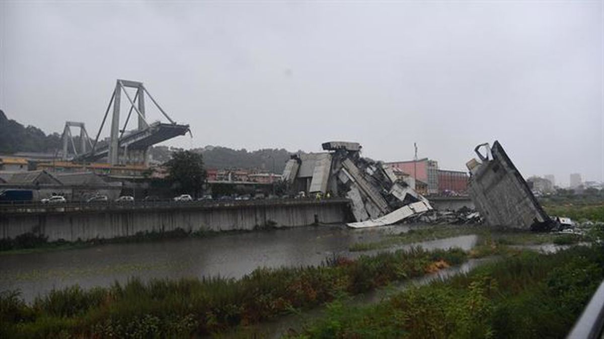 'Decenas de muertos' al derrumbarse un viaducto en Génova