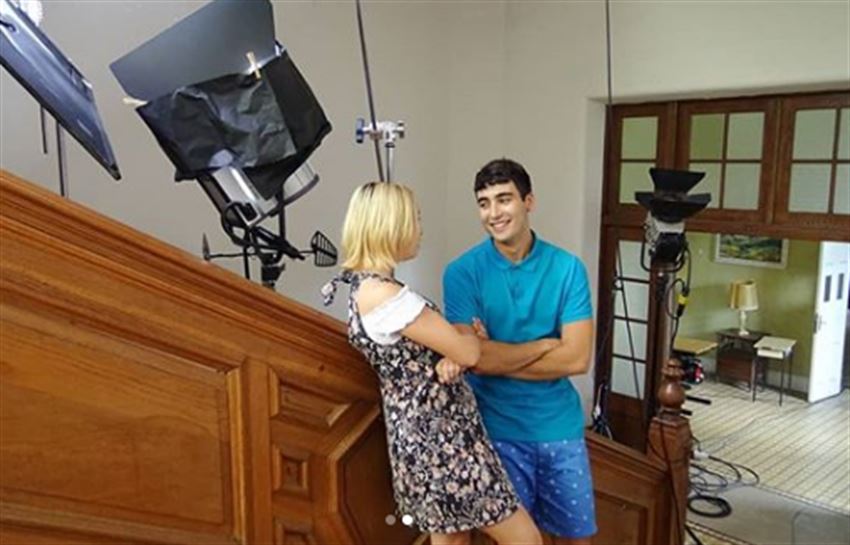 Zertaz ari ote dira Naia eta Julen hizketan Basakabiko txoko honetan?