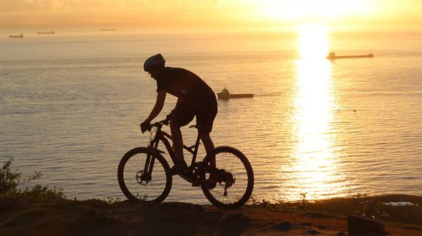 Viajando en bicicleta.