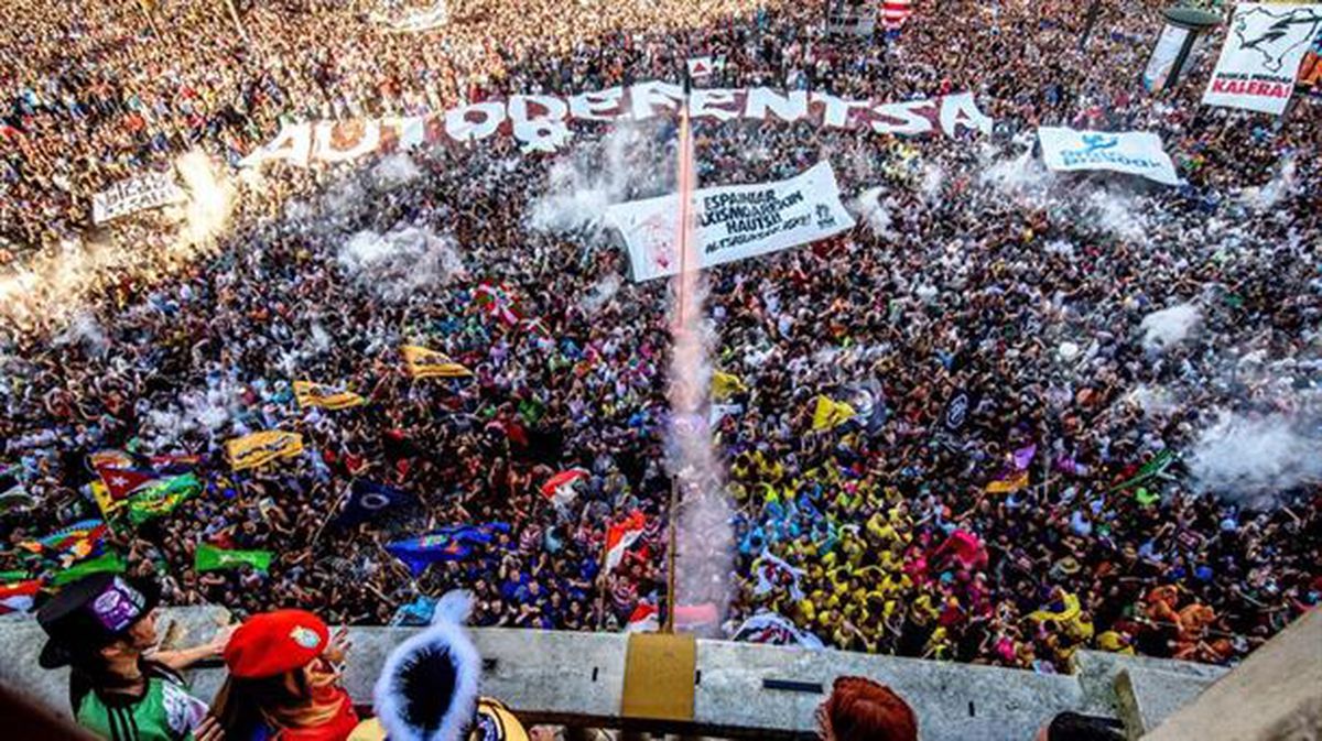 Foto del chupinazo de la Aste Nagusia de Bilbao. EFE