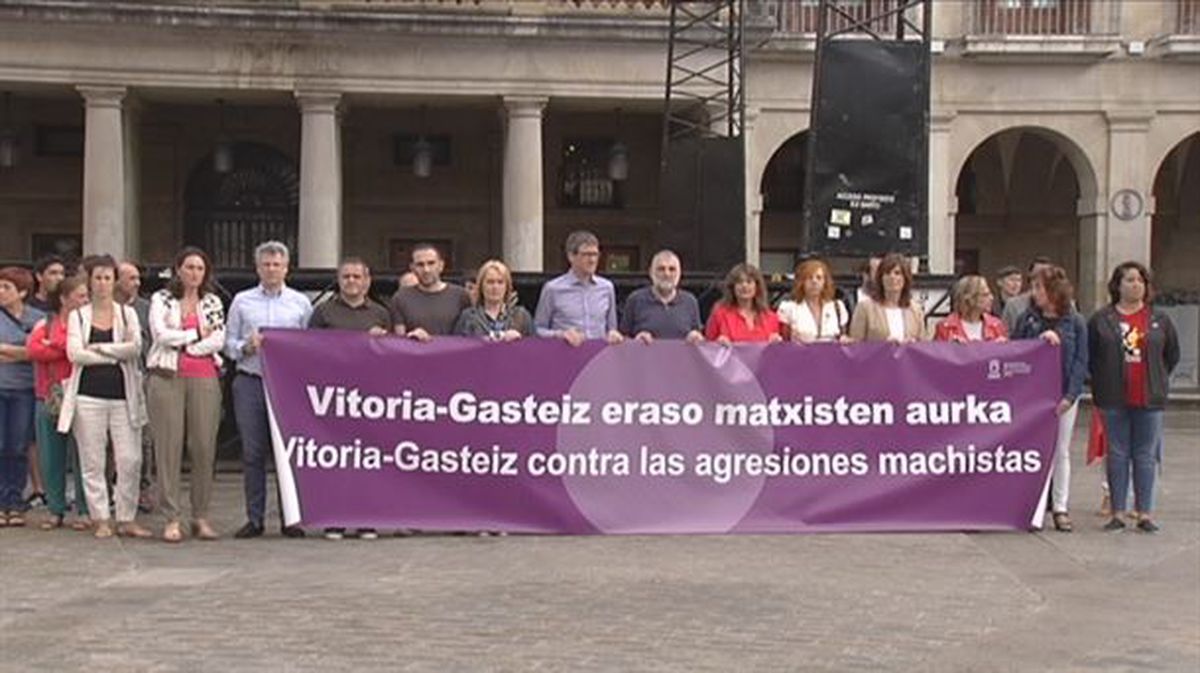 Concentración contra agresión sexista en Gasteiz