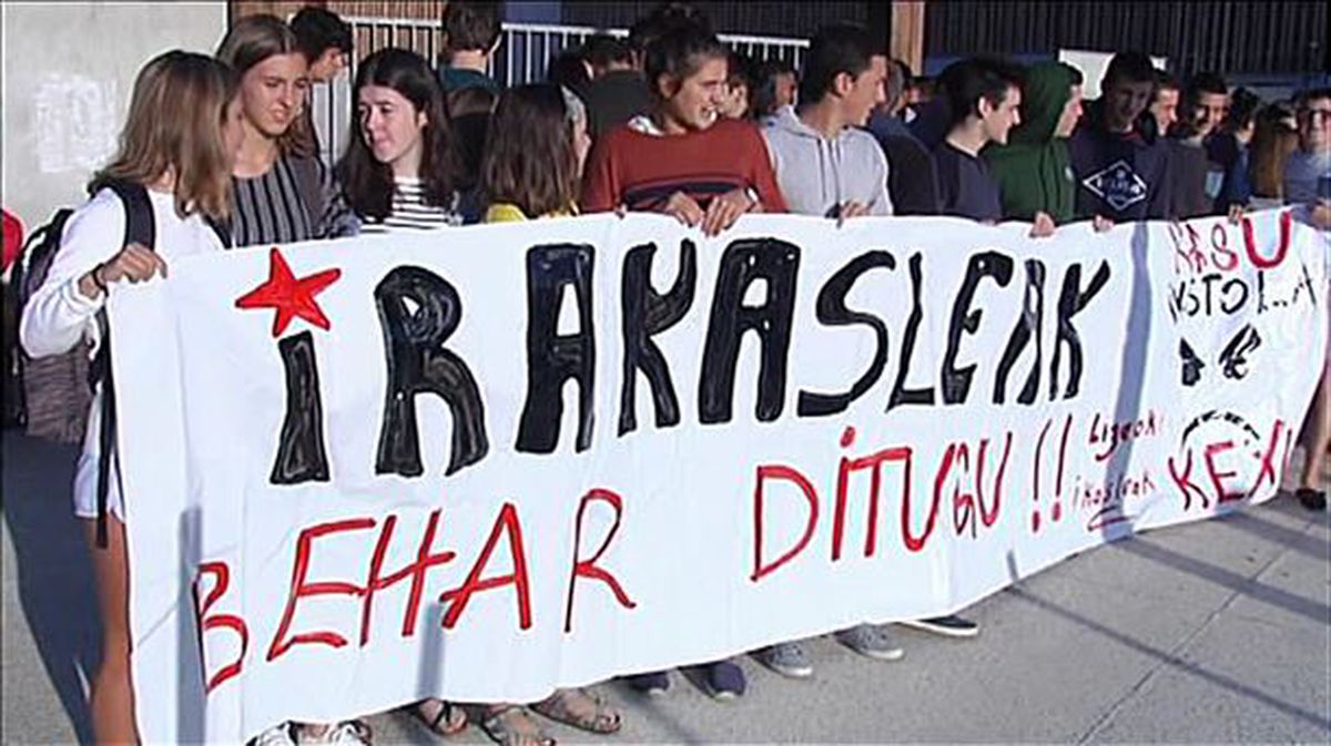 Las ikastolas de Seaska protestan para exigir más profesores 