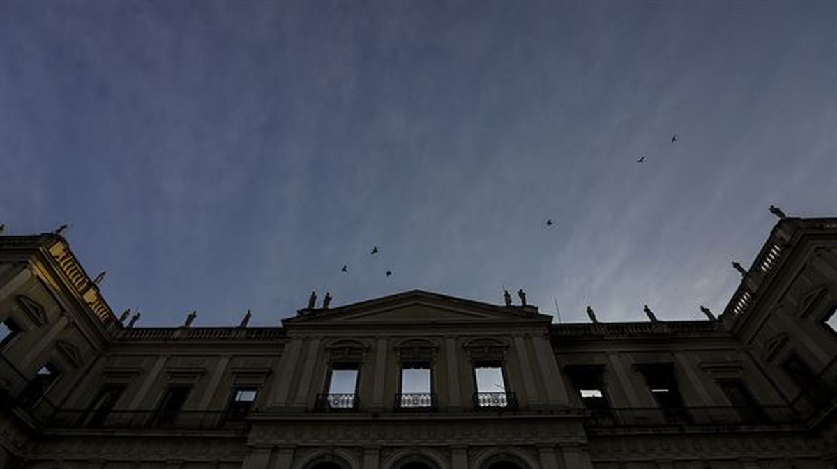 Vista general del Museo Nacional de Río de Janeiro, tras el incendio. EFE