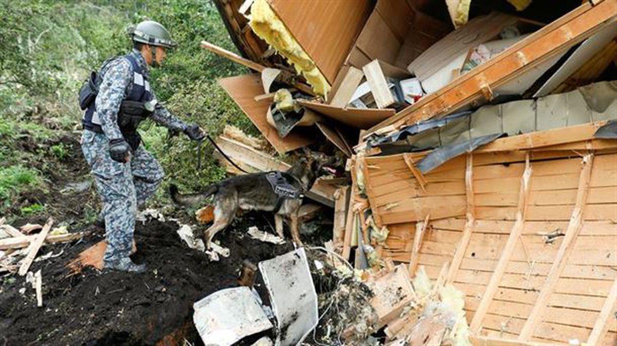 Equipos de rescate trabajan en una de las zonas afectadas. Foto: EFE. 