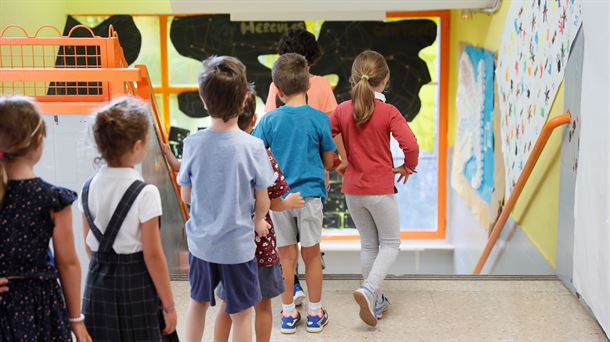 Menores en un centro escolar.