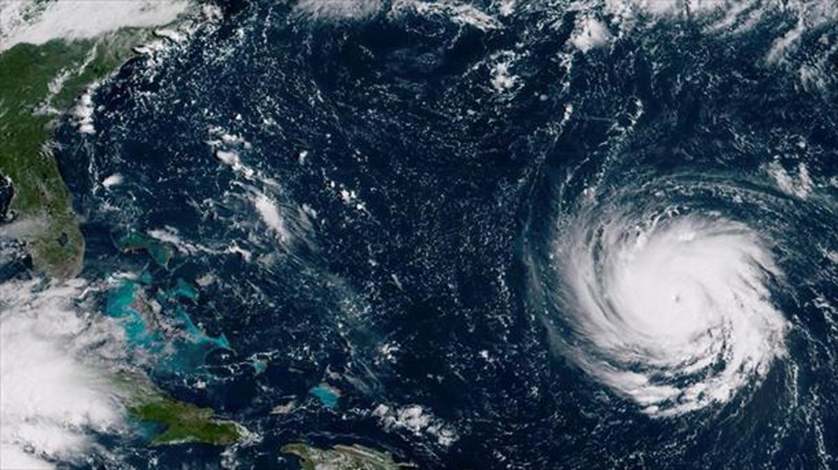 Fotografía cedida por la NOAA que muestra al huracán Florence. Foto: EFE