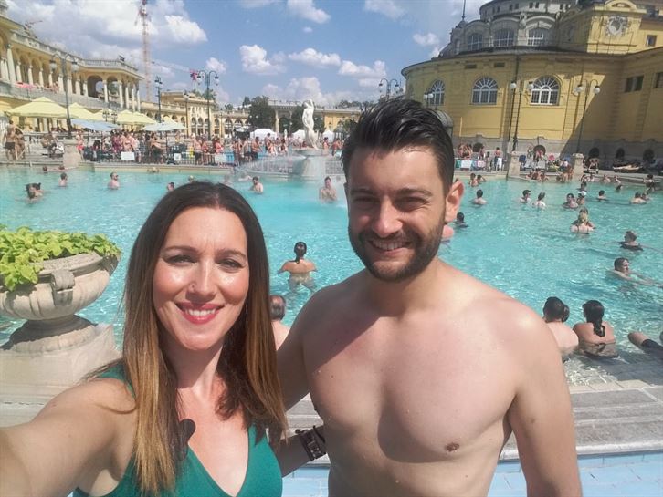 En los baños Széchenyi con Urko de Urduliz