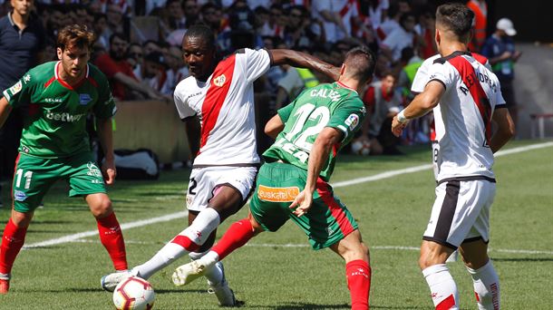 Levante-Alavés, el domingo a las 18:30 / EFE.