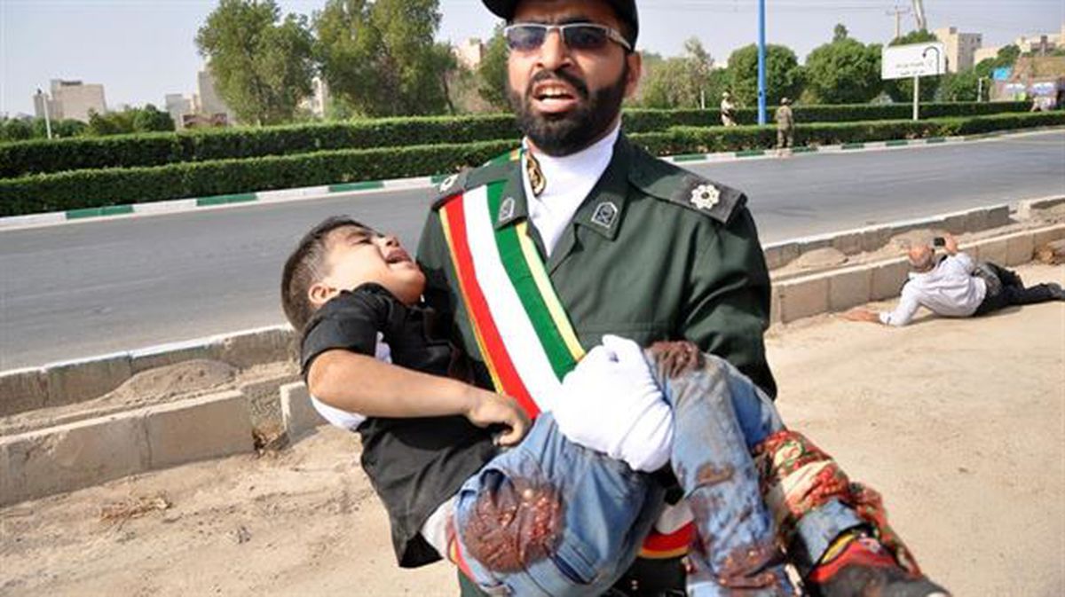 Niño herido en el atentado en Ahvaz (Irán). Foto: Efe