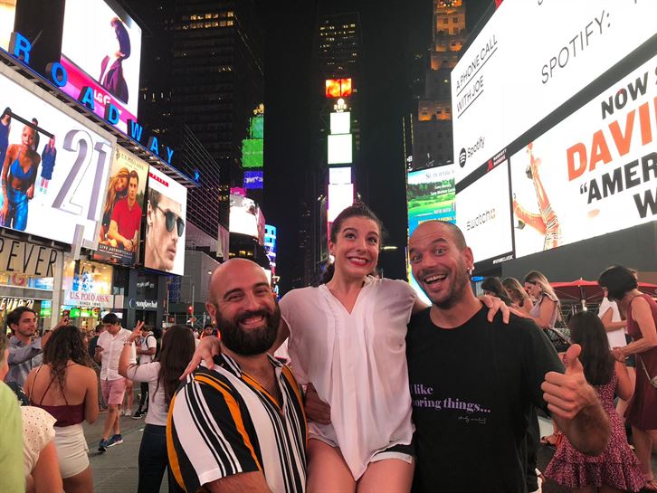 Con Marina, de Lekeitio, en Time Square