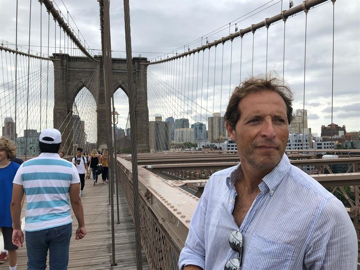 Txemi Parra, de Bilbao, desde el puente de Brooklyn