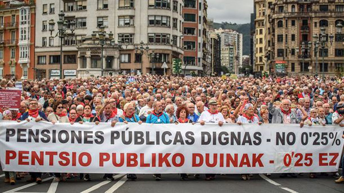 La manifestación en defensa de las pensiones en Bilbao. Foto: EFE