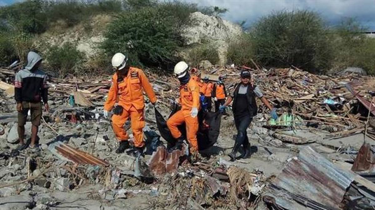 Continúan las labores de rescate en Indonesia. 