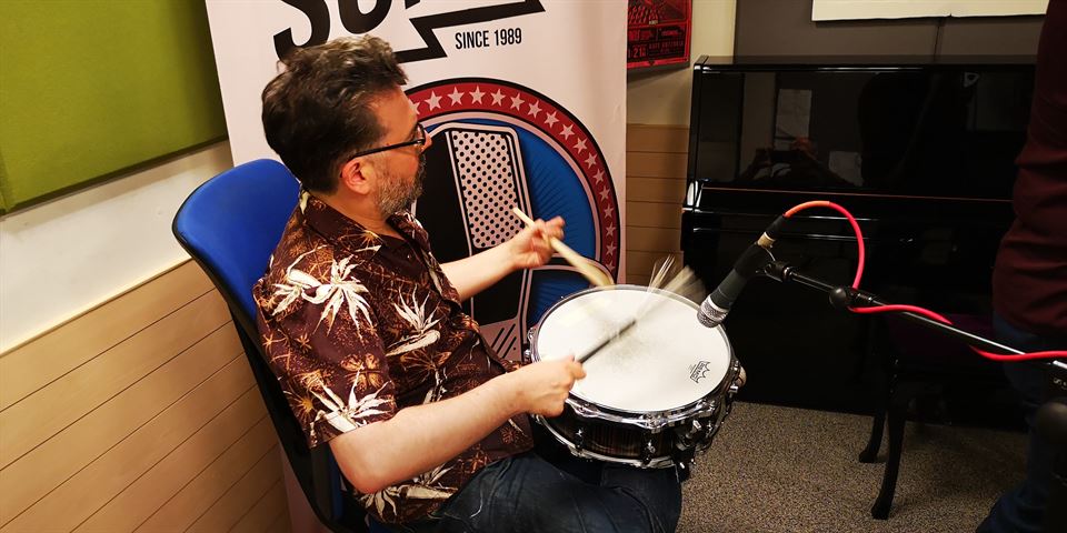 Berto Martínez, bateria con lo mínimo