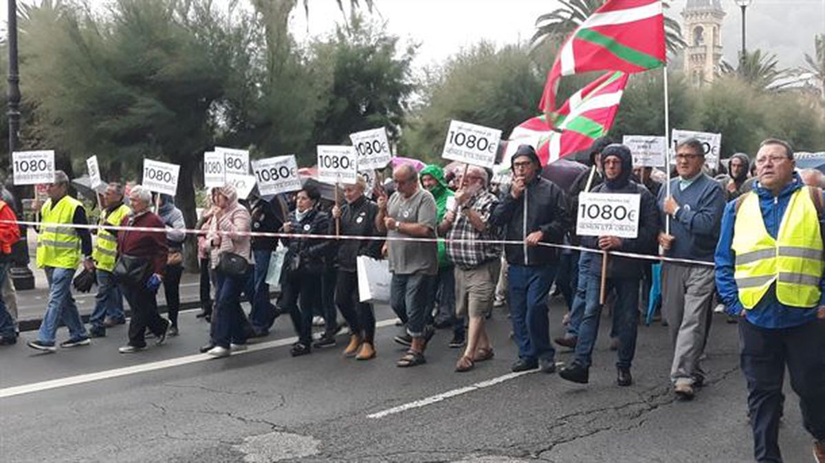 Gipuzkoako pentsiodunak, Donostian izandako martxan. Argazkia: Euskadi Irratia
