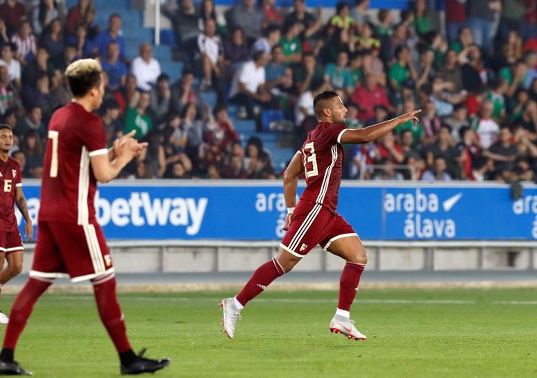 Romero, Venezuelarekin Mendizorrotzan sartutako gola ospatzen. Argazkia: EFE