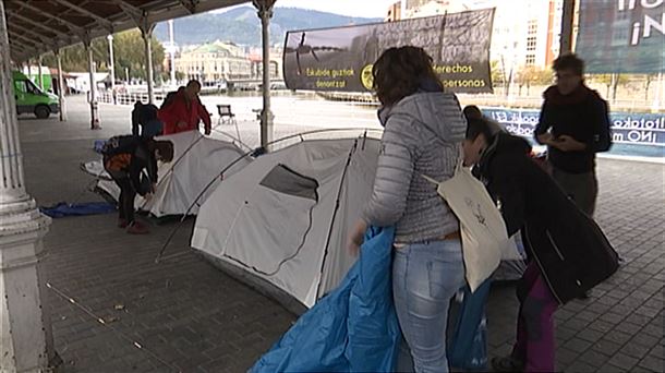 Acampada solidaria en el Arenal