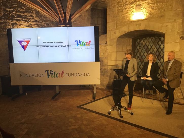 Fundación Vital. Presentación Escuela de madres y madres. Deportes. 17.10.18