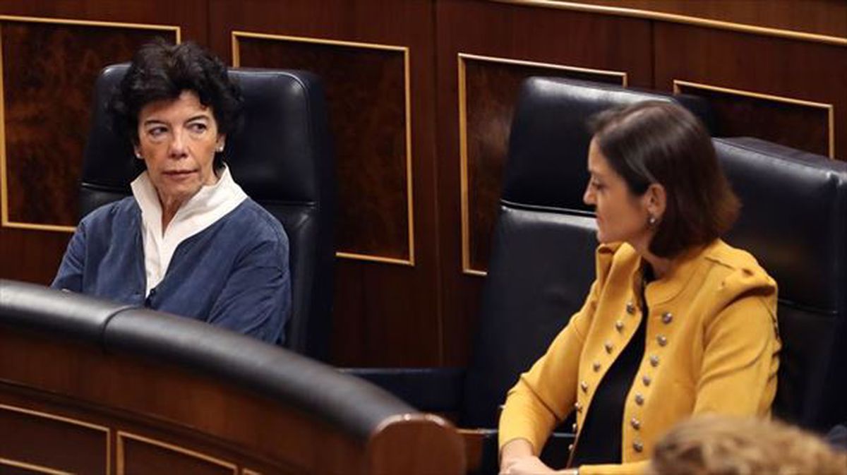 La ministra de Educación, Isabel Celaá, en el Congreso. Foto: EFE