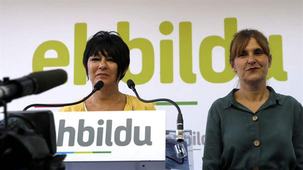 Las parlamentarias de EH Bildu Maddalen Iriarte y Nerea Kortajarena. Foto: EFE