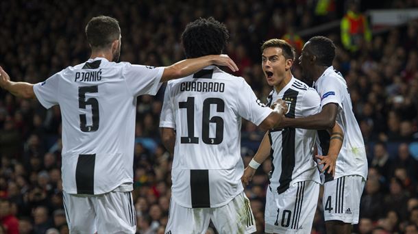 Jugadores de la Juventus celebran el gol metido por Dybala (segundo por la derecha). Foto: EFE