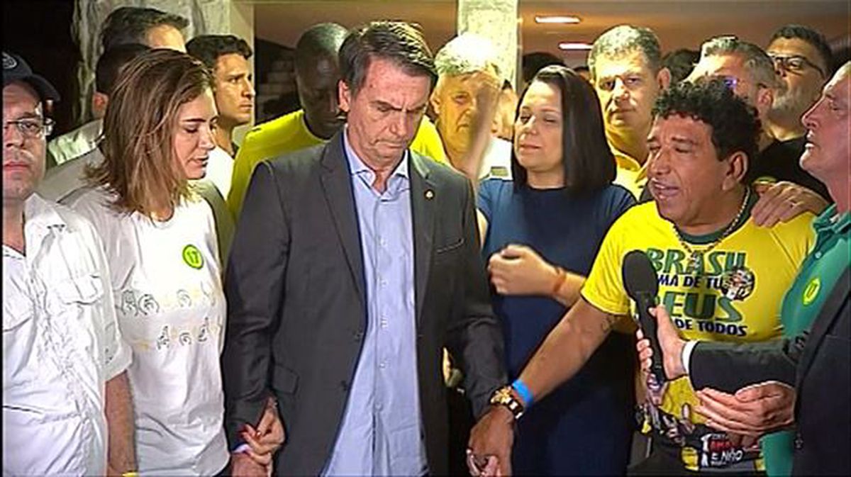 Jair Bolsonaroren jarraitzaileak, garaipena ospatzen. Argazkia: EFE
