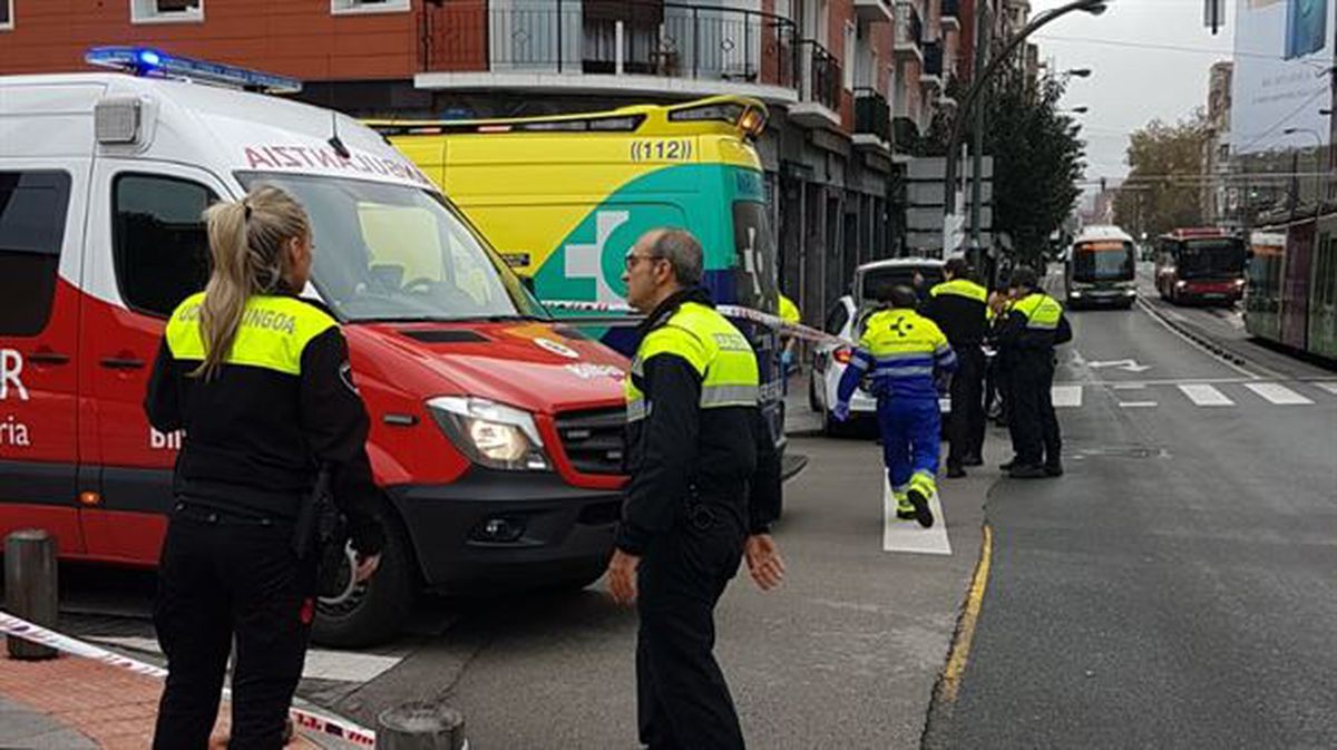 El atropello ha ocurrido en la confluencia de las calles Autonomía y Sabino Arana. 