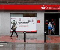 Santander banketxeak 2.852 milioi irabazi ditu martxora arte, % 11 gehiago eta zerga berezia gorabehera
