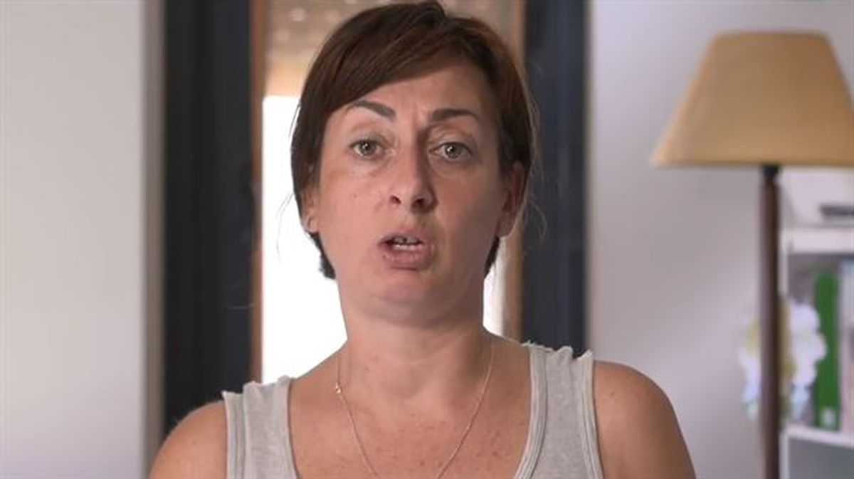 Mirian, una bilbaína de 46 años, que fue víctima de abusos sexuales. Foto sacada de un vídeo de ETB