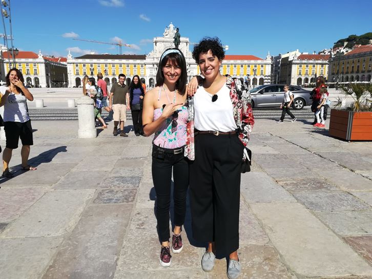 Laura, con la reportera Carolina Calvo