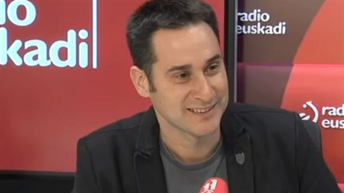 Imagen de Iker Casanova en Radio Euskadi